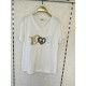T-shirt col V LOVE à sequins